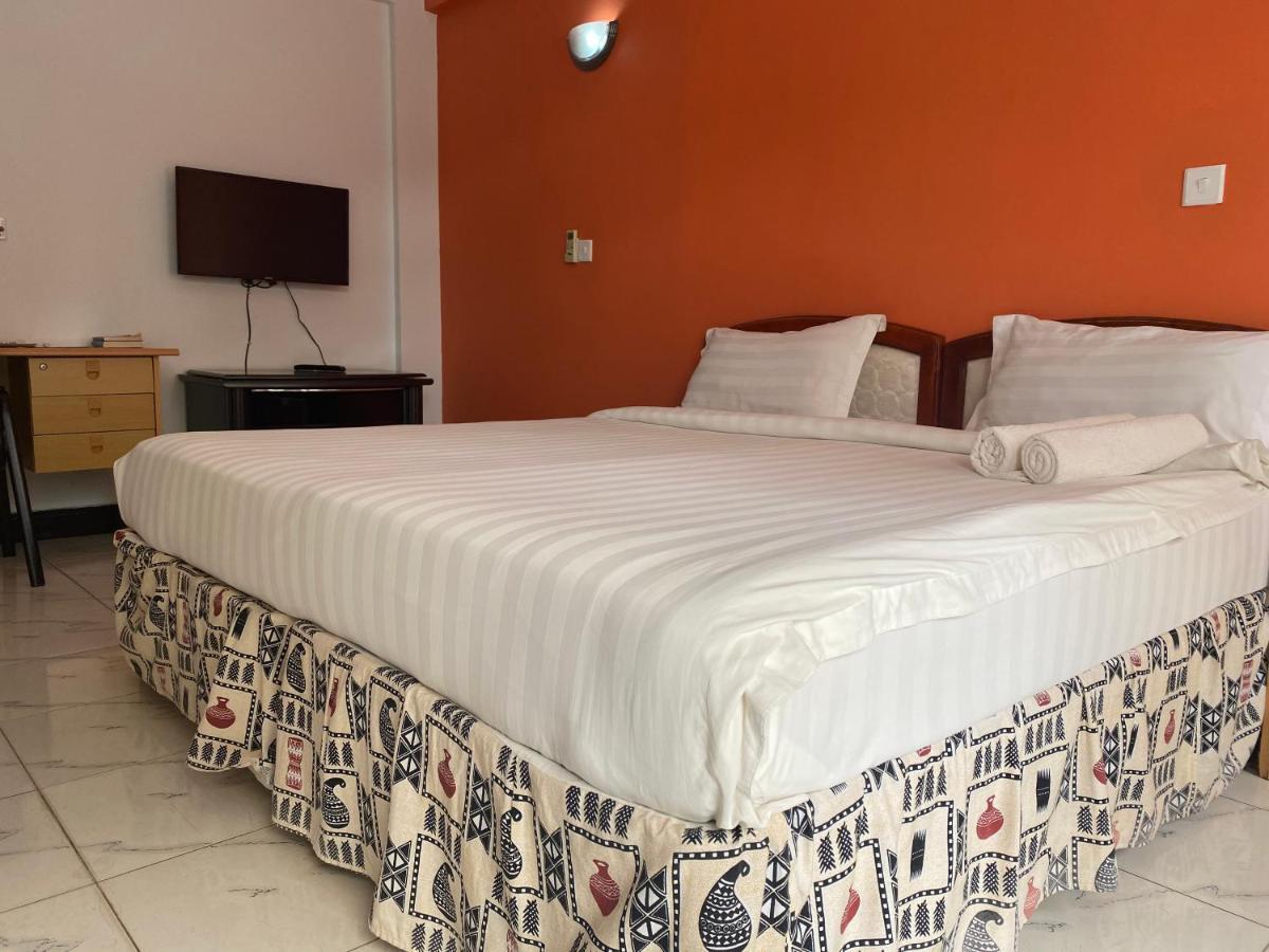 Panama Inn Moshi Esterno foto