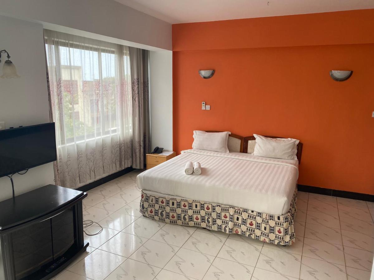 Panama Inn Moshi Esterno foto