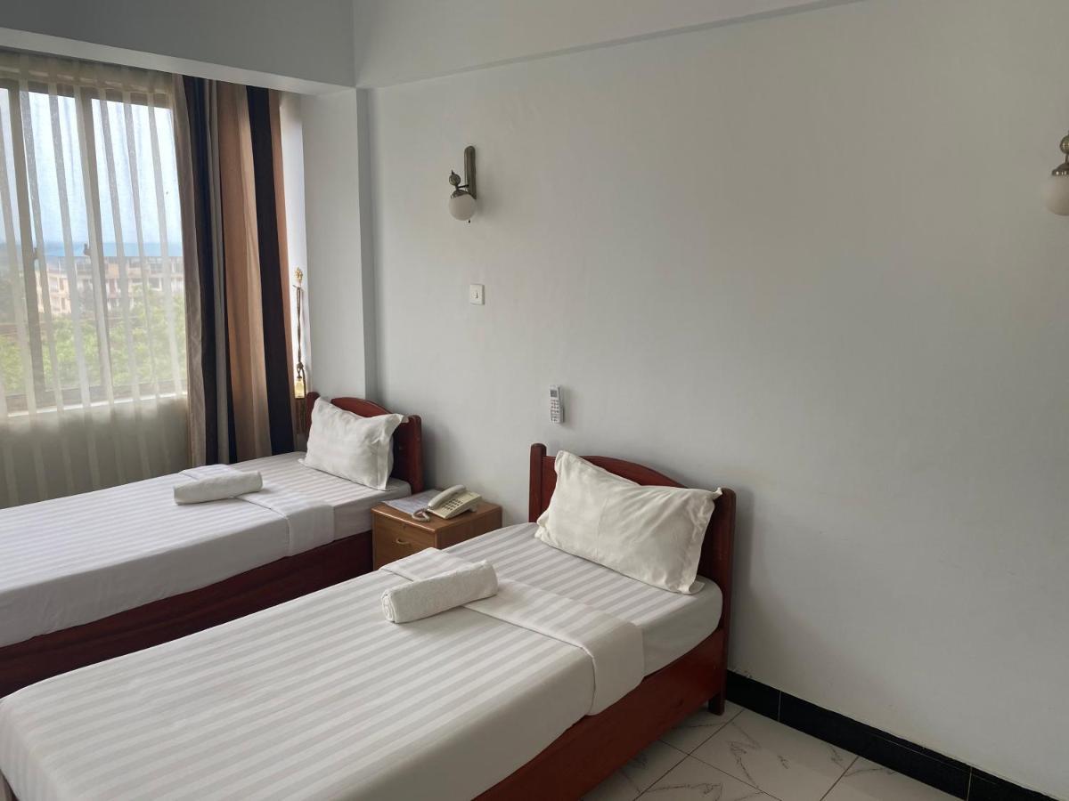 Panama Inn Moshi Esterno foto
