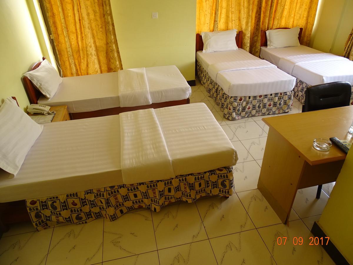 Panama Inn Moshi Esterno foto