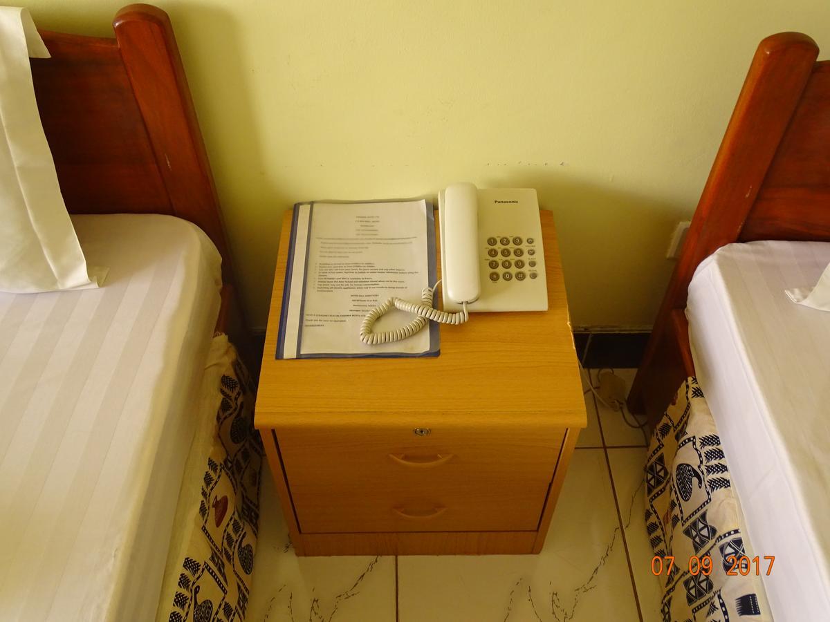 Panama Inn Moshi Esterno foto