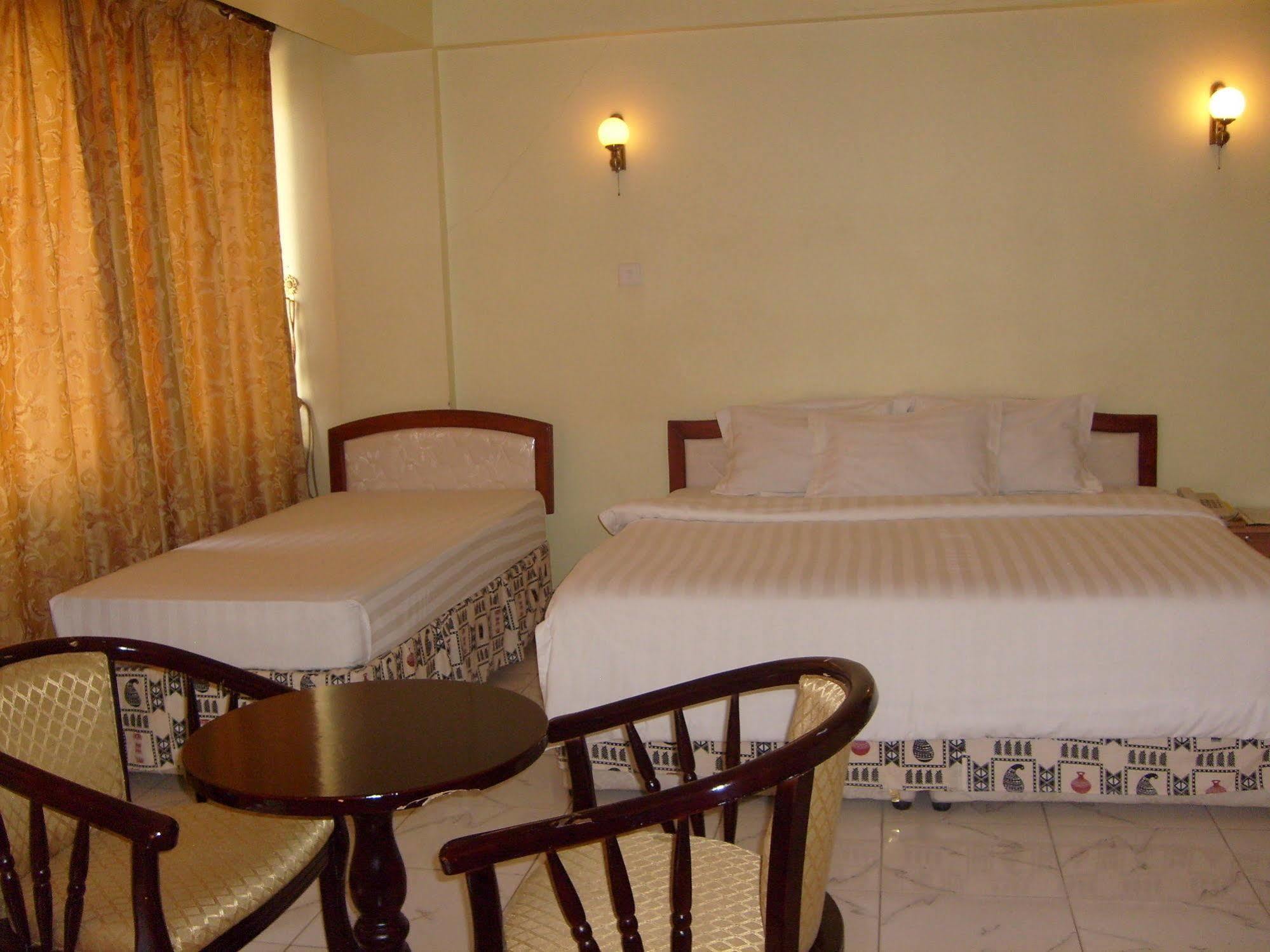 Panama Inn Moshi Esterno foto